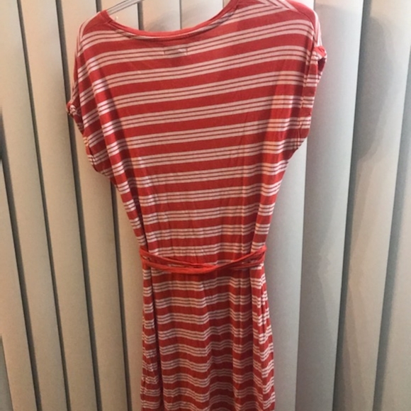 Old Navy T-Shirt Style Dress - Picture 4 of 5
